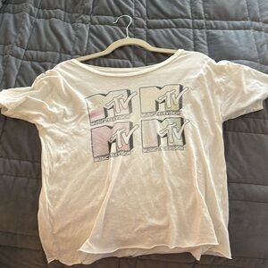 american eagle t-shirt